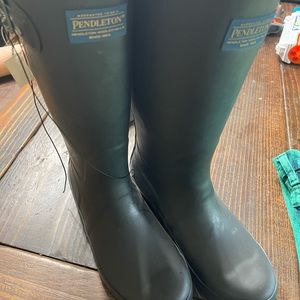 Pendleton rain boots size 8